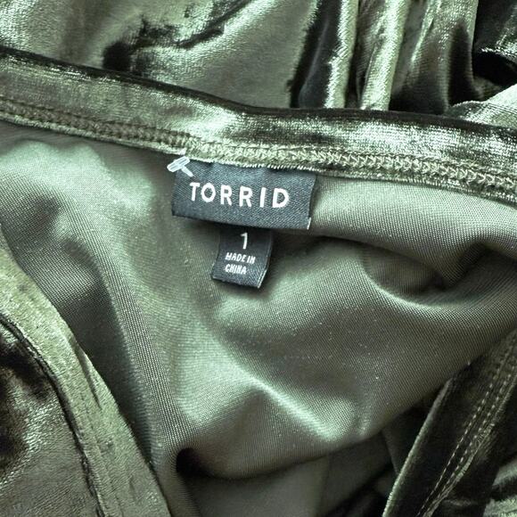 Torrid green crushed velvet off shoulder pullover sweatshirt top 1 plus size 1X - Picture 6 of 10